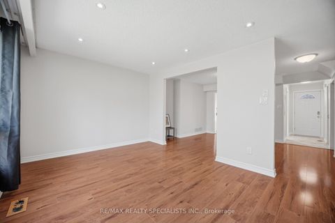 Photo 13 at 106 - 701 Burnhamthorpe Road, Markland Wood, Toronto