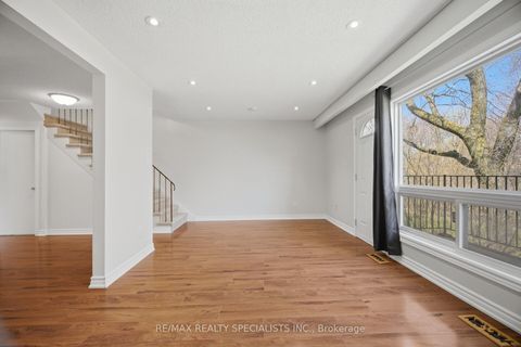 Photo 16 at 106 - 701 Burnhamthorpe Road, Markland Wood, Toronto