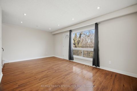 Photo 17 at 106 - 701 Burnhamthorpe Road, Markland Wood, Toronto