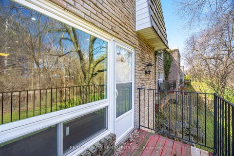 Photo 18 at 106 - 701 Burnhamthorpe Road, Markland Wood, Toronto