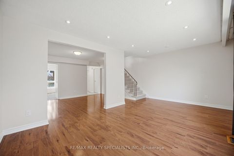 Photo 22 at 106 - 701 Burnhamthorpe Road, Markland Wood, Toronto