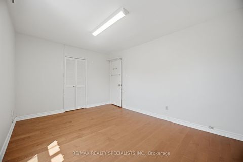 Photo 28 at 106 - 701 Burnhamthorpe Road, Markland Wood, Toronto