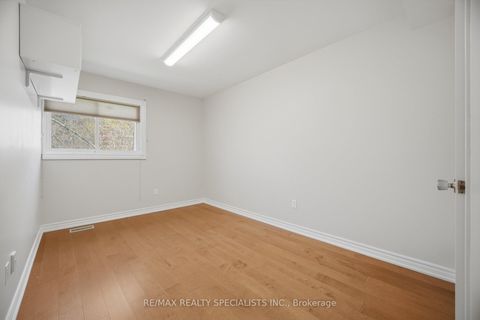 Photo 30 at 106 - 701 Burnhamthorpe Road, Markland Wood, Toronto