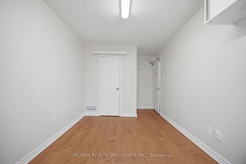 Photo 31 at 106 - 701 Burnhamthorpe Road, Markland Wood, Toronto