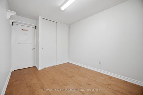 Photo 34 at 106 - 701 Burnhamthorpe Road, Markland Wood, Toronto