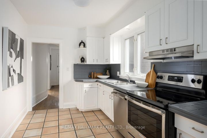 Photo 7 at 167 Welland Avenue, Moore Park, Toronto