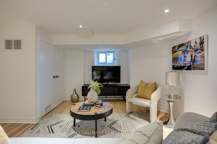 Photo 22 at 167 Welland Avenue, Moore Park, Toronto