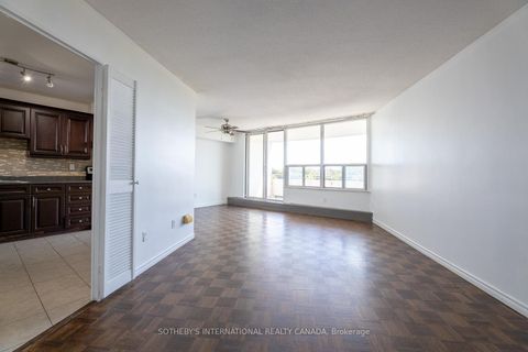 Photo 3 at 706 - 60 Pavane Link Way, Flemingdon Park, Toronto