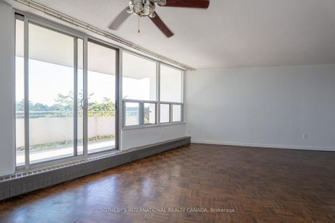 Photo 8 at 706 - 60 Pavane Link Way, Flemingdon Park, Toronto