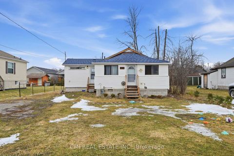 Photo 1 at 795 Third Avenue, Historic Lakeshore Communities, Georgina