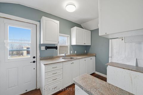 Photo 19 at 795 Third Avenue, Historic Lakeshore Communities, Georgina