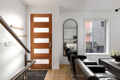 Photo 4 at TH3 - 126 Spadina Road, Annex, Toronto