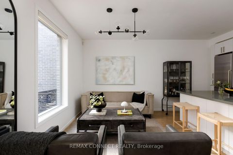 Photo 5 at TH3 - 126 Spadina Road, Annex, Toronto