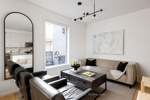 Photo 6 at TH3 - 126 Spadina Road, Annex, Toronto