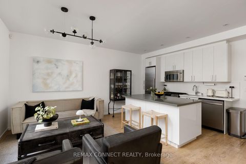 Photo 9 at TH3 - 126 Spadina Road, Annex, Toronto