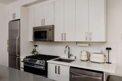 Photo 11 at TH3 - 126 Spadina Road, Annex, Toronto