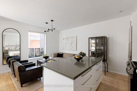 Photo 12 at TH3 - 126 Spadina Road, Annex, Toronto