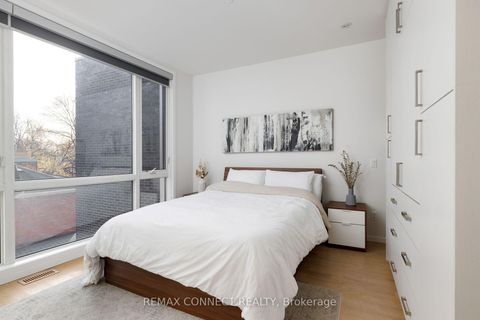 Photo 22 at TH3 - 126 Spadina Road, Annex, Toronto