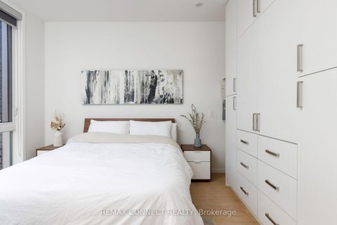 Photo 23 at TH3 - 126 Spadina Road, Annex, Toronto