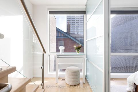 Photo 27 at TH3 - 126 Spadina Road, Annex, Toronto