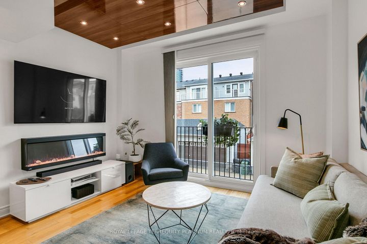 Photo 1 at 22 Fairhead Mews, Danforth, Toronto