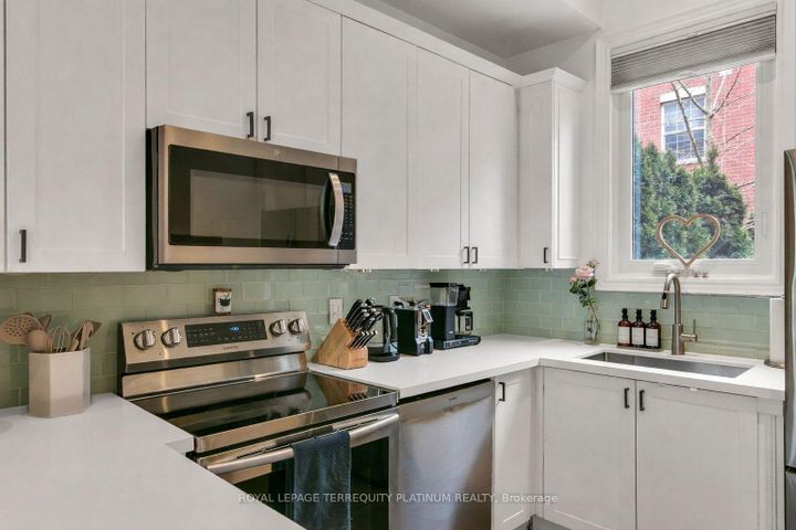 Photo 8 at 22 Fairhead Mews, Danforth, Toronto