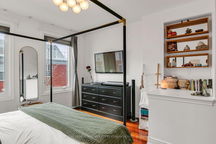 Photo 10 at 22 Fairhead Mews, Danforth, Toronto