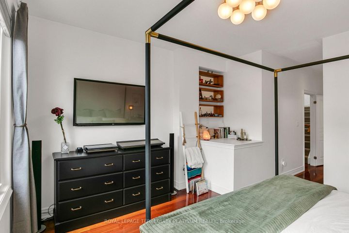 Photo 12 at 22 Fairhead Mews, Danforth, Toronto