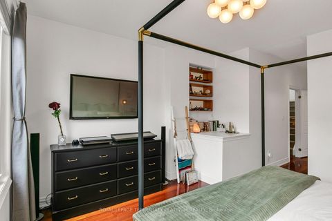 Photo 12 at 22 Fairhead Mews, Danforth, Toronto