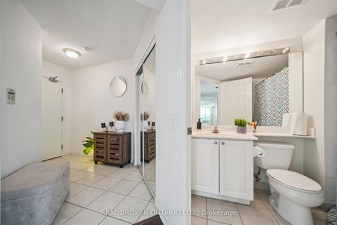Photo 6 at 808 - 28 Harrison Garden Boulevard, Willowdale East, Toronto