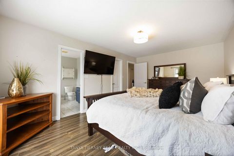 Photo 24 at 140 Vipond Road, Brooklin, Whitby