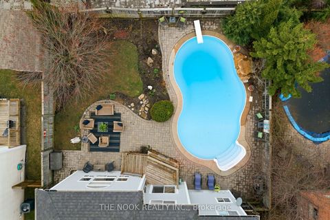 Photo 1 at 22 Selkirk Drive, Brooklin, Whitby