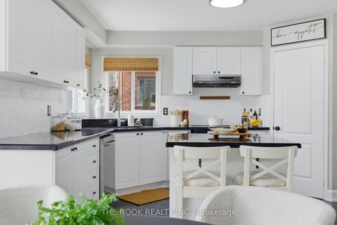 Photo 13 at 22 Selkirk Drive, Brooklin, Whitby