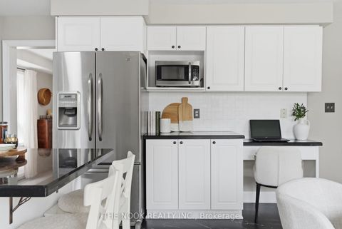 Photo 14 at 22 Selkirk Drive, Brooklin, Whitby