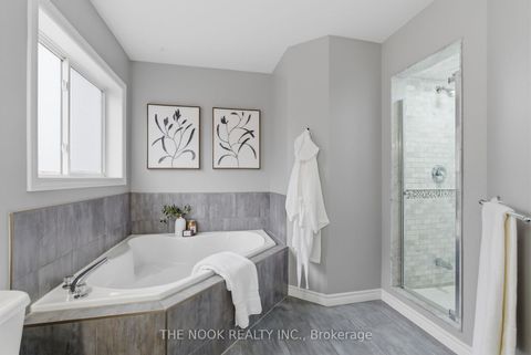 Photo 30 at 22 Selkirk Drive, Brooklin, Whitby