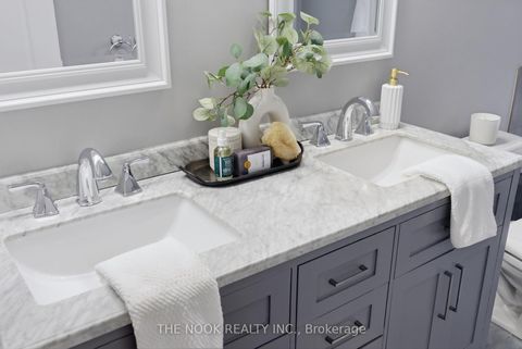 Photo 31 at 22 Selkirk Drive, Brooklin, Whitby