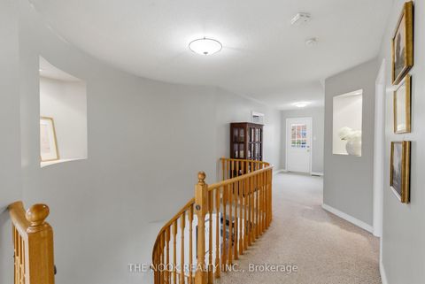 Photo 32 at 22 Selkirk Drive, Brooklin, Whitby