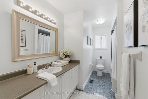 Photo 41 at 22 Selkirk Drive, Brooklin, Whitby