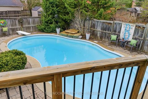 Photo 46 at 22 Selkirk Drive, Brooklin, Whitby