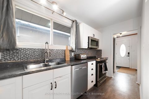 Photo 7 at 90 Keewatin Street S, Donevan, Oshawa