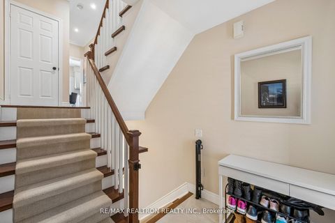 Photo 3 at 5 - 8909 BATHURST Street, South Richvale, Richmond Hill