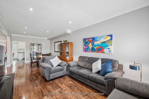 Photo 7 at 5 - 8909 BATHURST Street, South Richvale, Richmond Hill