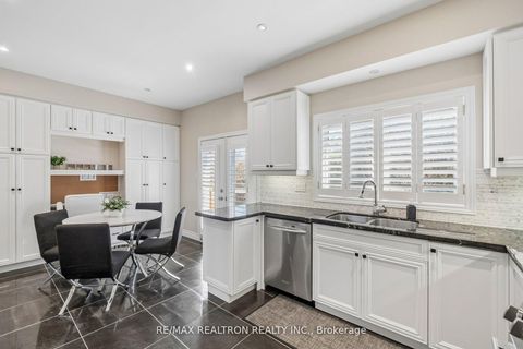 Photo 12 at 5 - 8909 BATHURST Street, South Richvale, Richmond Hill