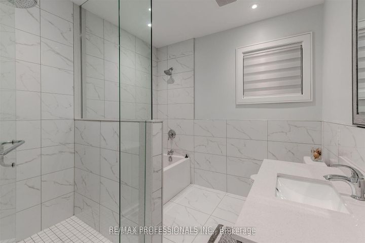 Photo 8 at 4 Dunrobin Drive, Rosethorn, Toronto