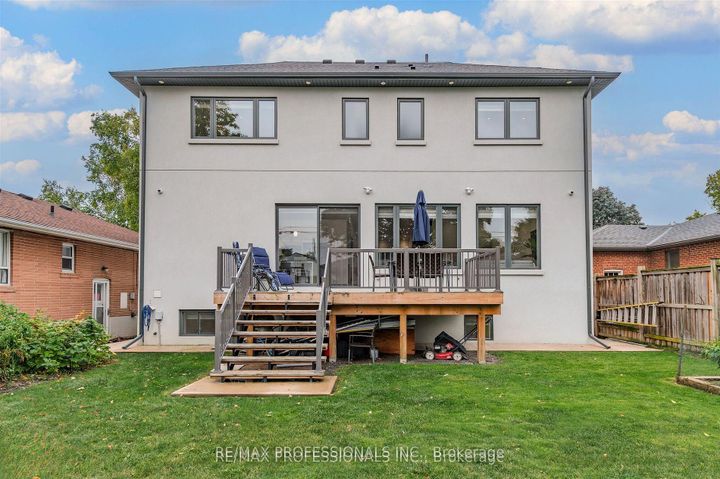 Photo 11 at 4 Dunrobin Drive, Rosethorn, Toronto