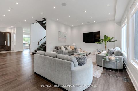 Photo 20 at 4 Dunrobin Drive, Rosethorn, Toronto