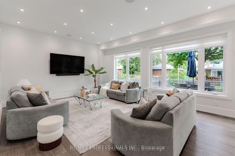 Photo 21 at 4 Dunrobin Drive, Rosethorn, Toronto