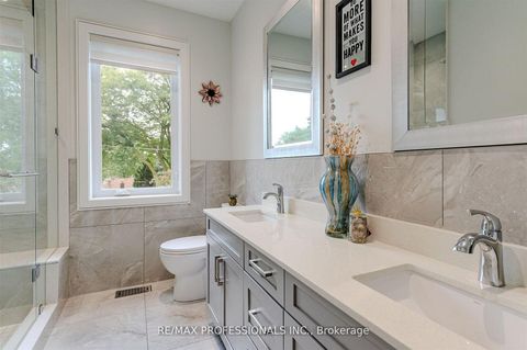 Photo 34 at 4 Dunrobin Drive, Rosethorn, Toronto