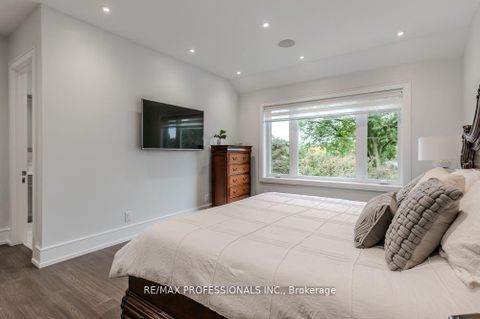 Photo 36 at 4 Dunrobin Drive, Rosethorn, Toronto