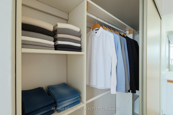 Photo 7 at 525 - 3 Greystone Walk Drive, Kennedy Park, Toronto